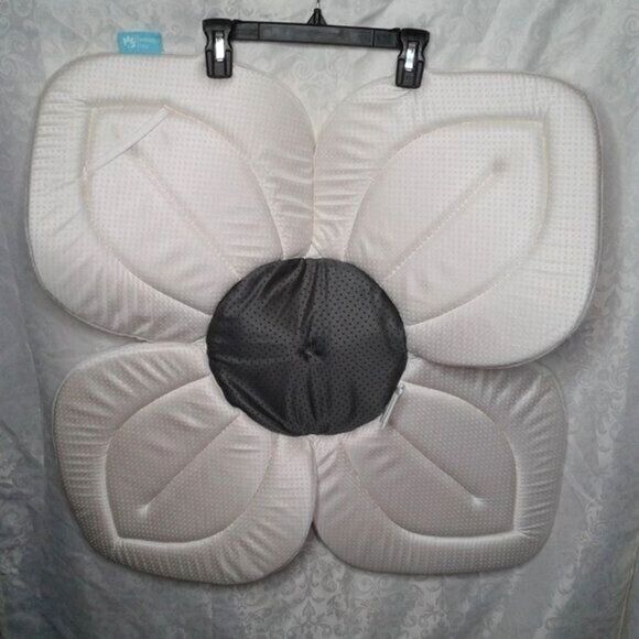 Blooming Bath Lotus Infant Baby Sink Tub Flower Seat Grey and White - Picture 4 of 6